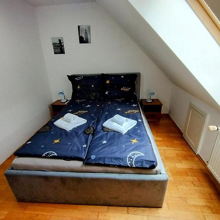 Appartamento Duplex With Garden Praga Esterno foto
