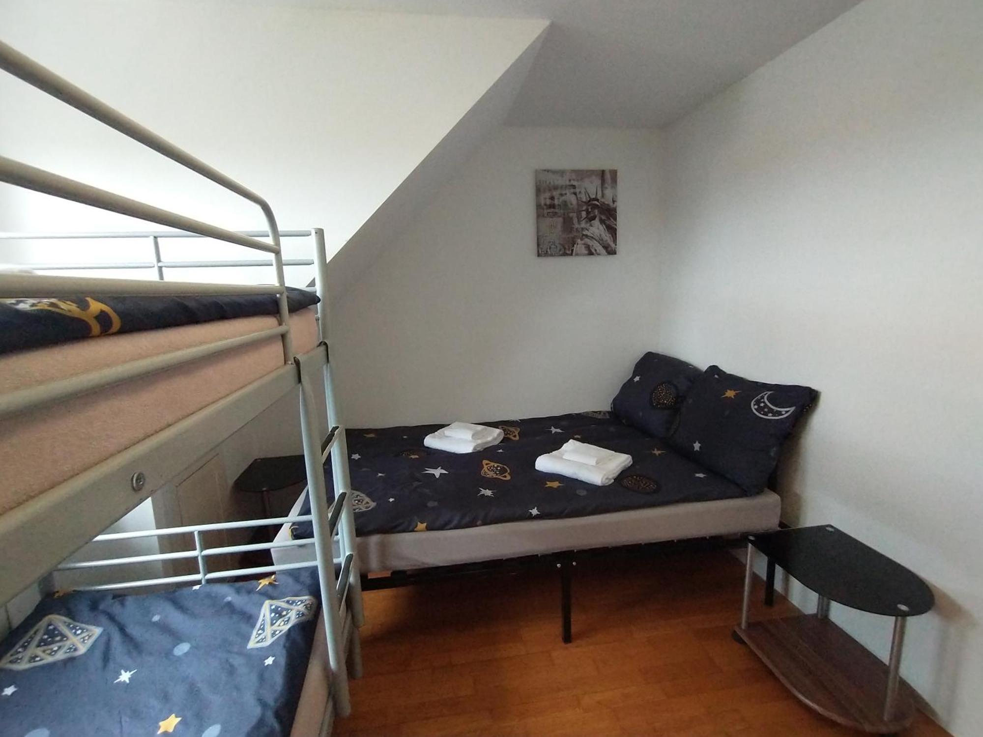 Appartamento Duplex With Garden Praga Esterno foto
