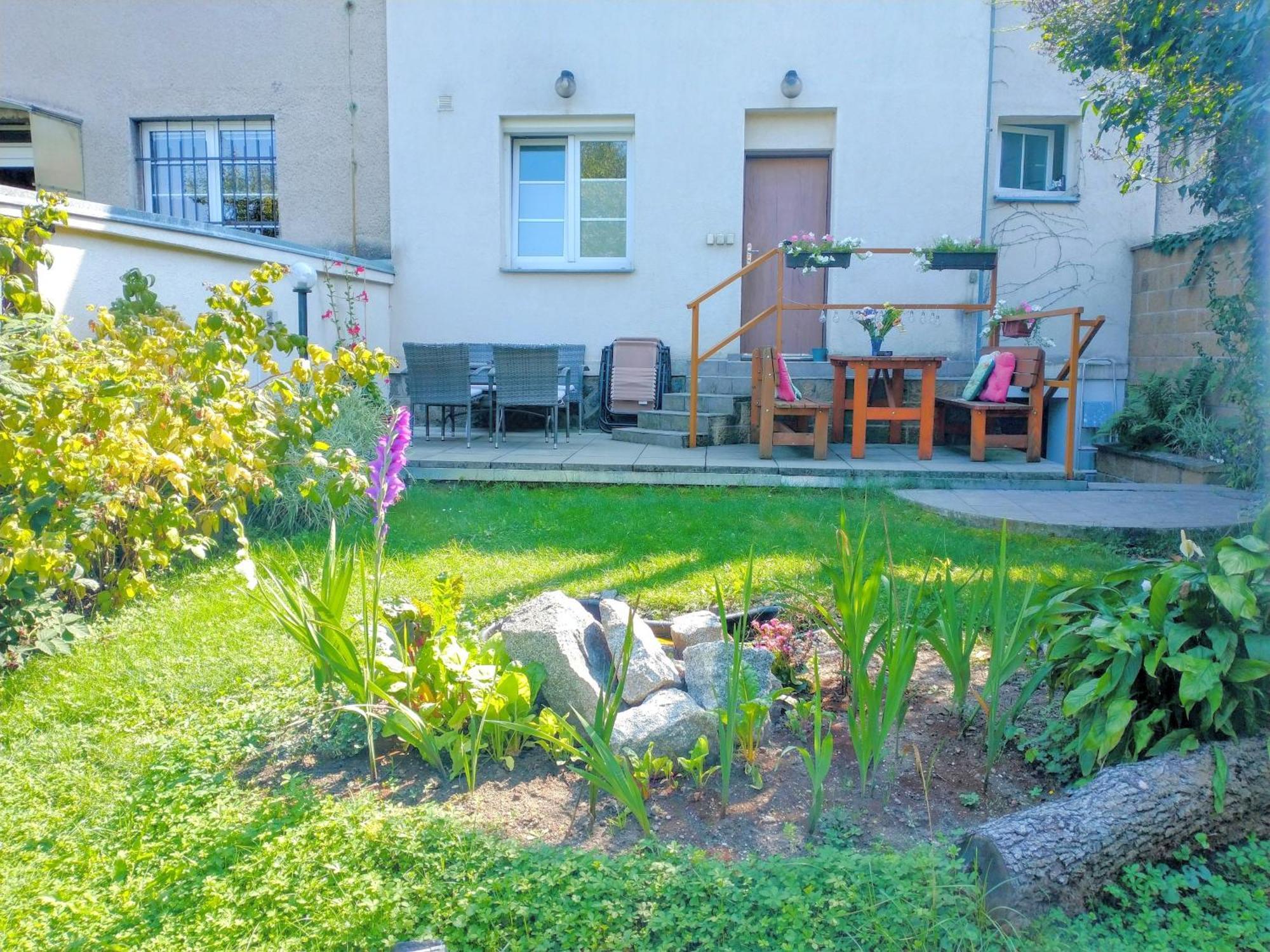Appartamento Duplex With Garden Praga Esterno foto