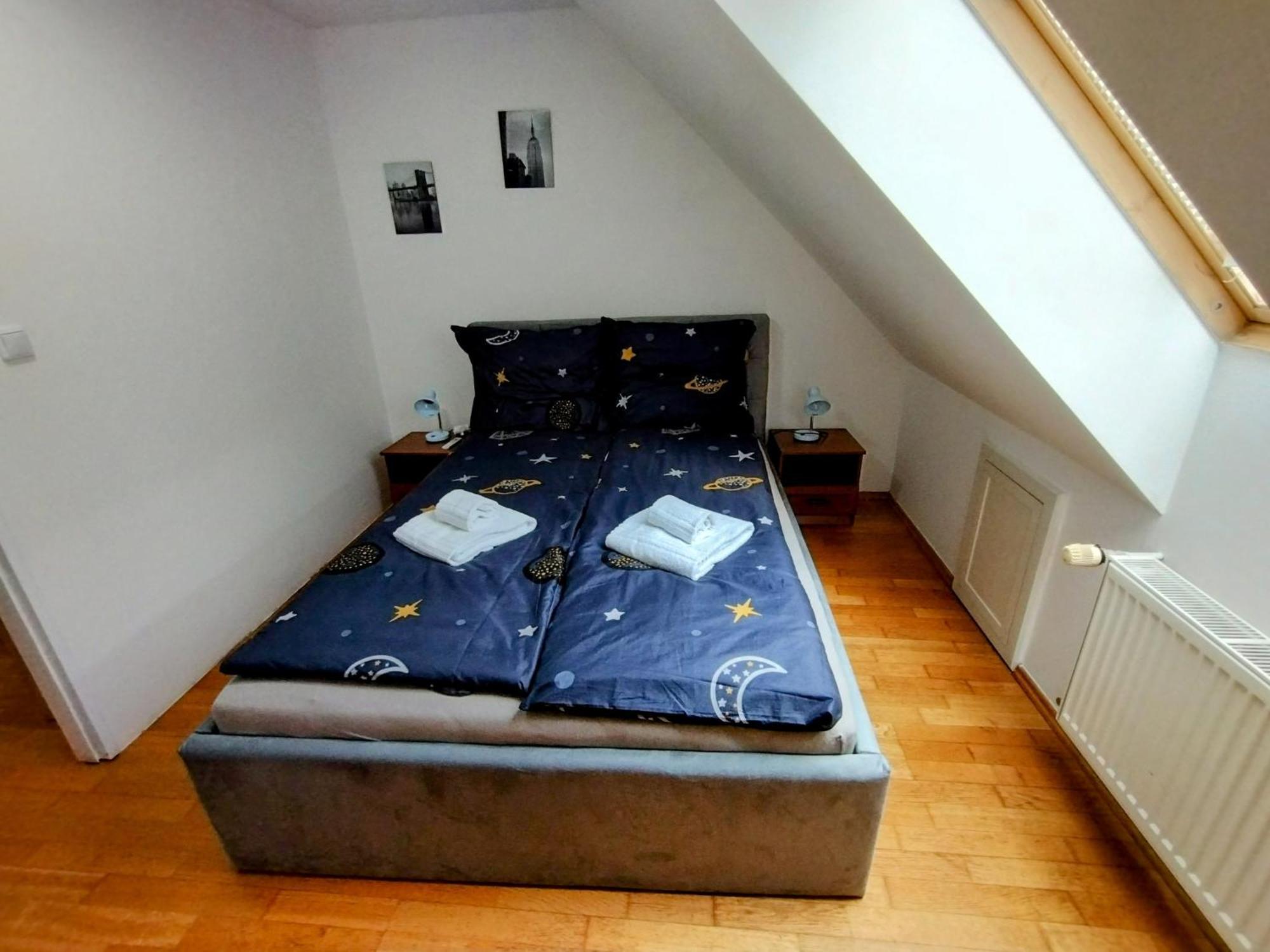 Appartamento Duplex With Garden Praga Esterno foto