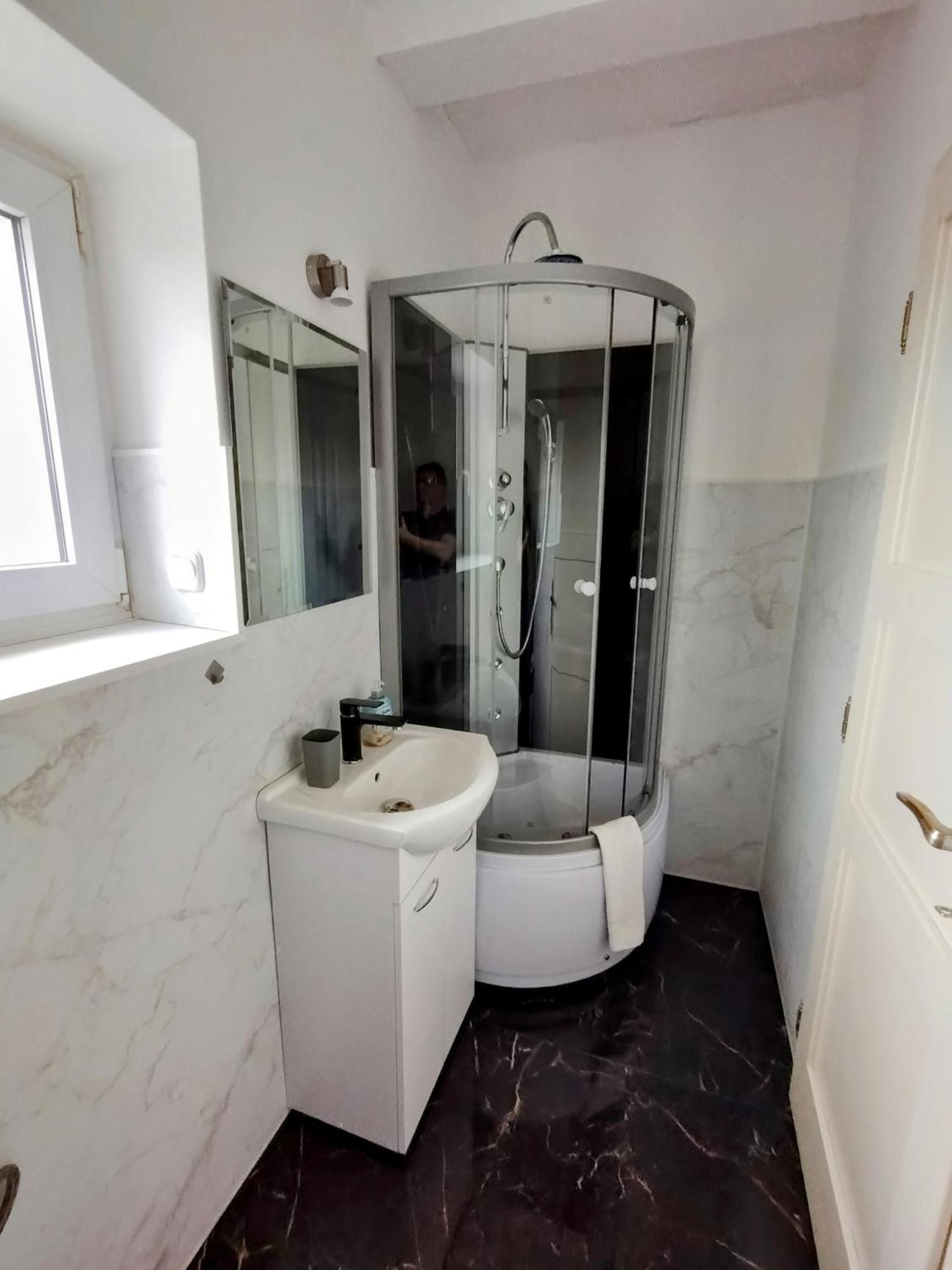 Appartamento Duplex With Garden Praga Esterno foto